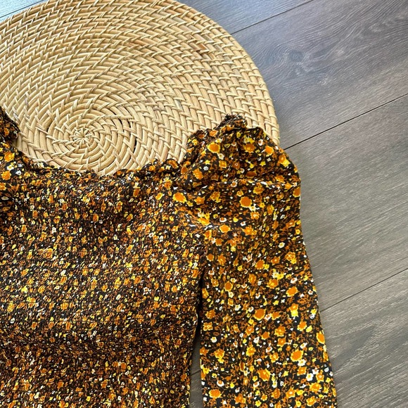 Yas Balloon Sleeve Modern Top - Picture 2 of 3